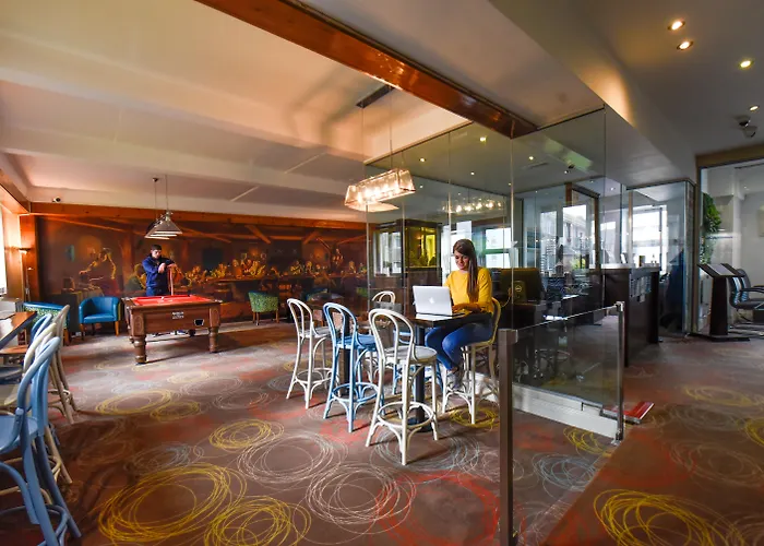 Kinlay Hostel Eyre Square - Best Hostel In Ireland 2025